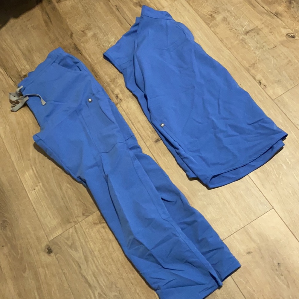Figs set Cecil blue